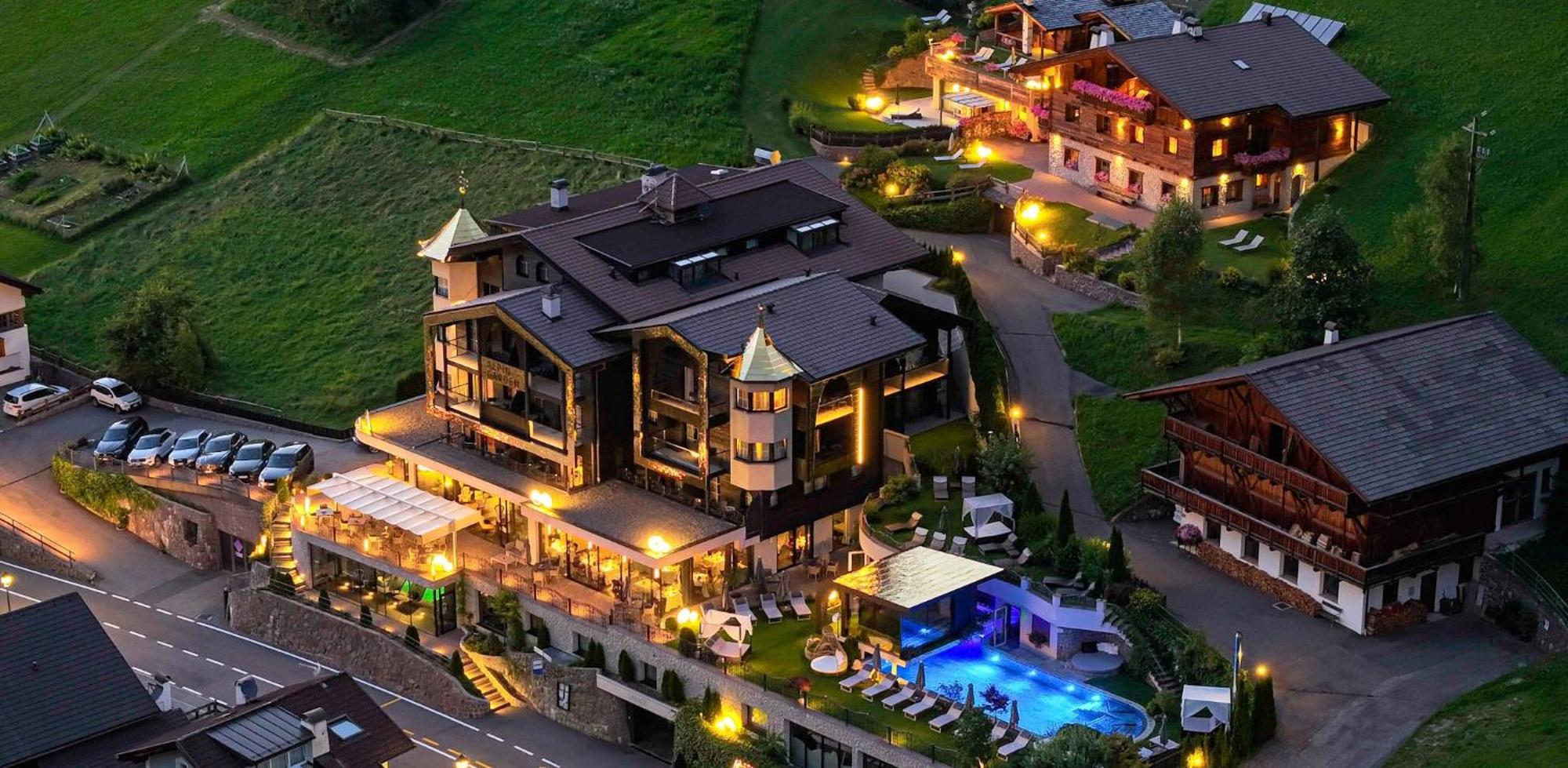 Alpin Garden Luxury Maison & Spa - Adults Only Ortisei Exterior photo